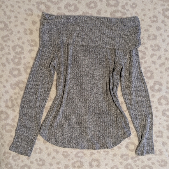 Soft Stretchy Grey Charcoal Off-Shoulder Top Thin Sweater Small Medium - Picture 1 of 7